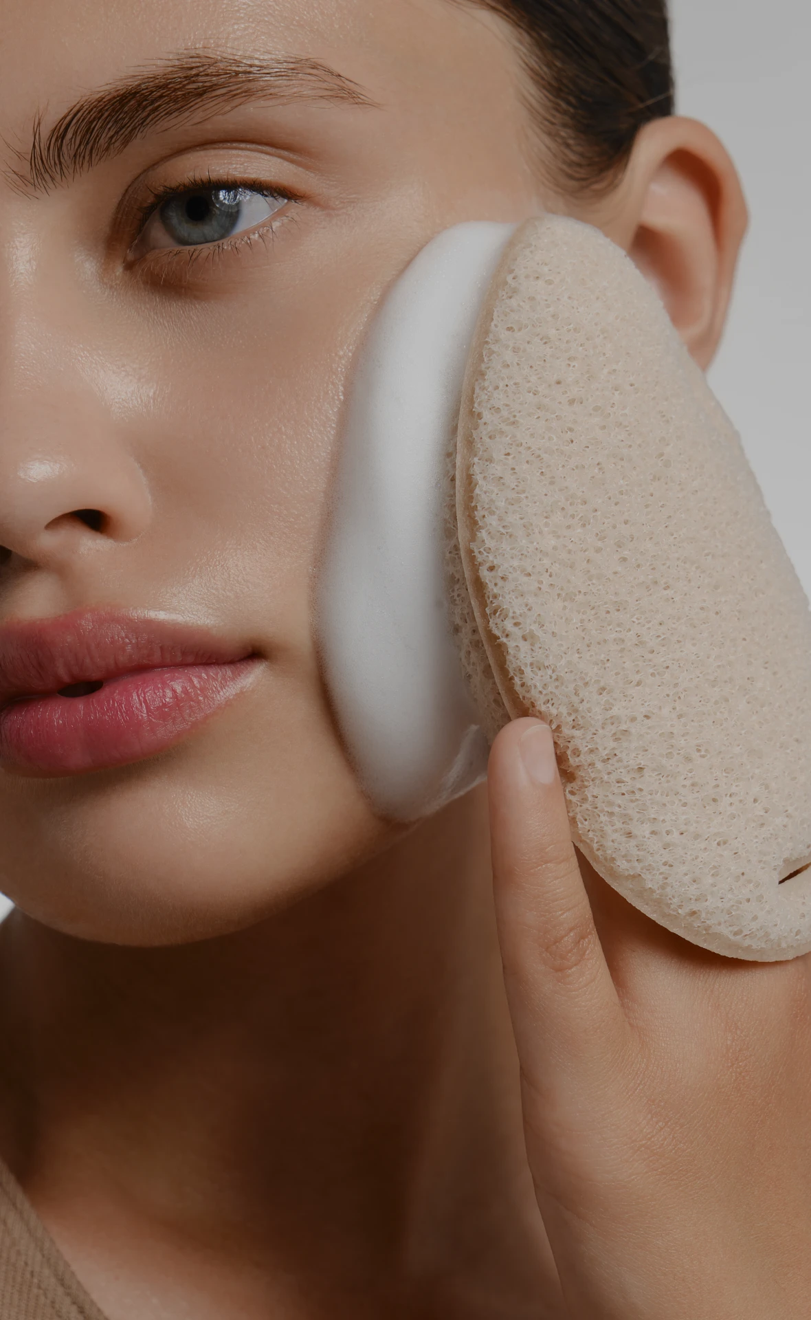 FACIAL CLEANSING SPONGE