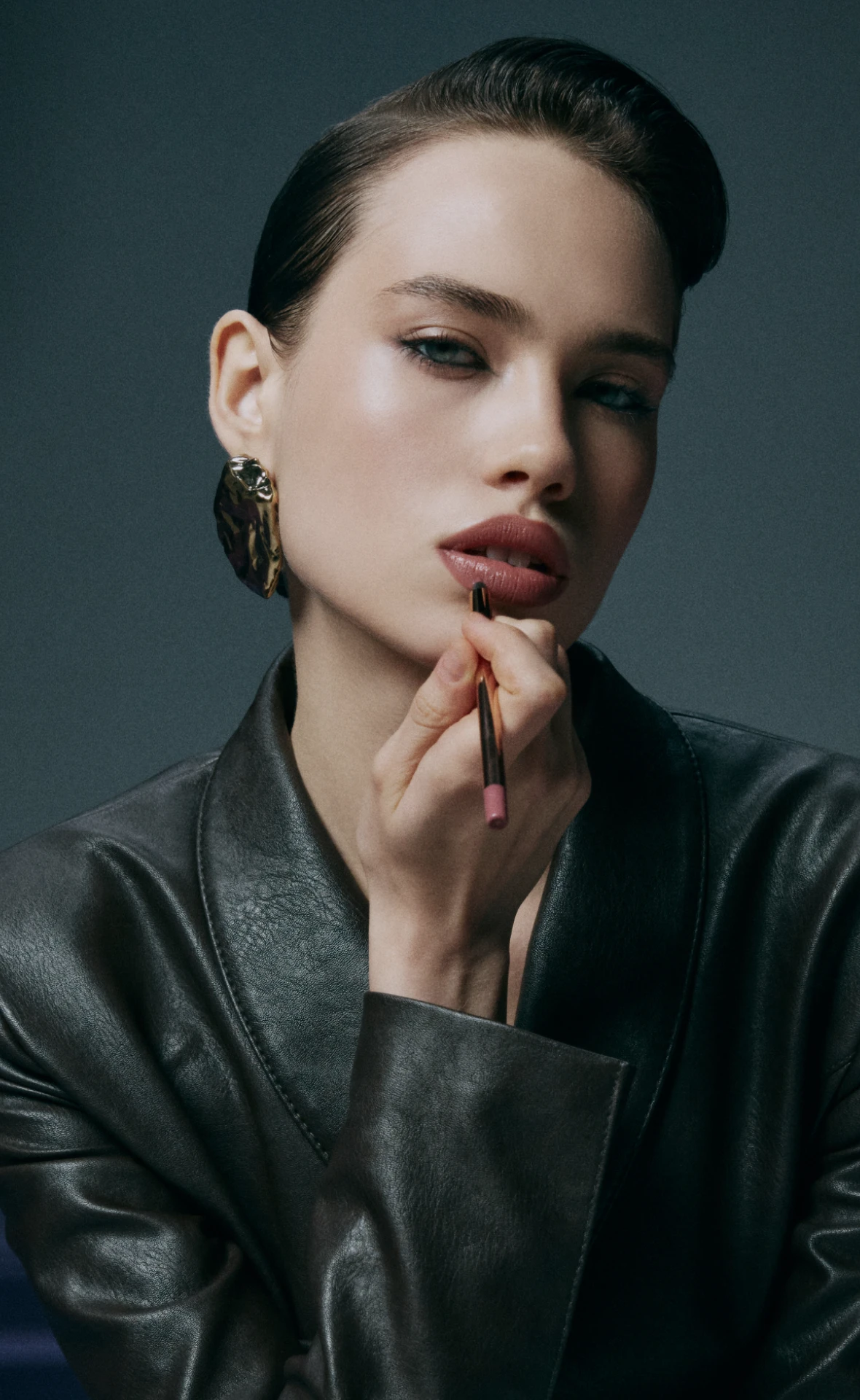 LIP MOMEHTS