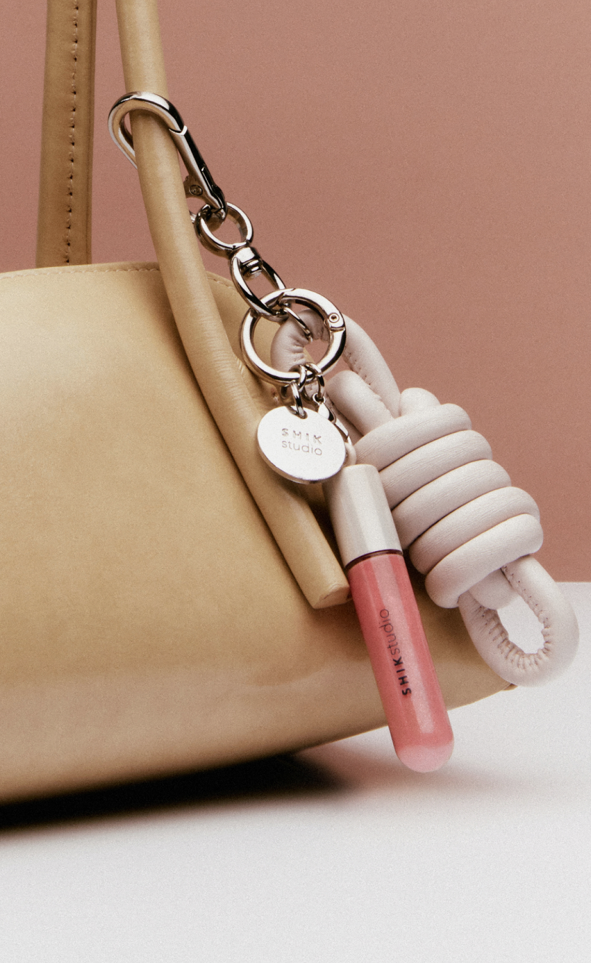 LIP GLOSS CARE