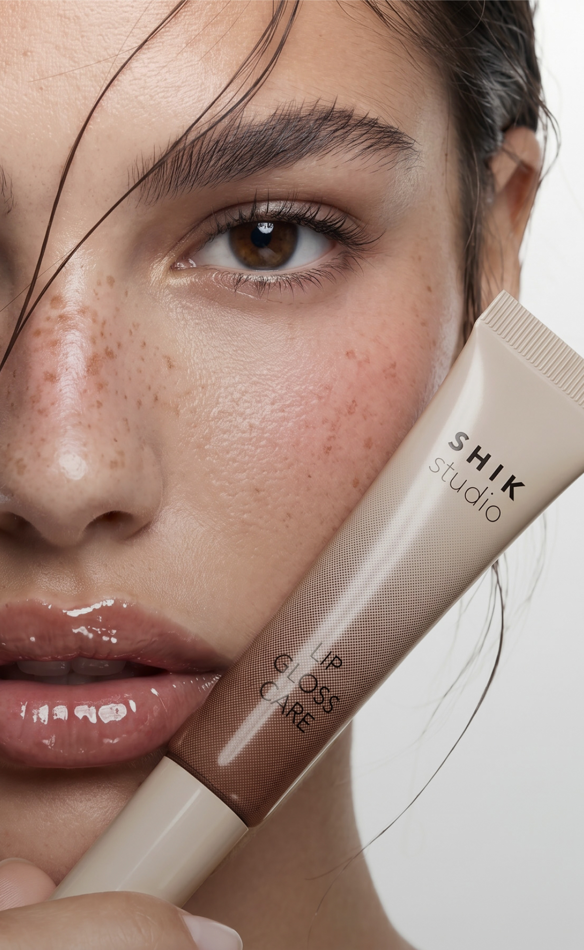 LIP GLOSS CARE 549 рублей